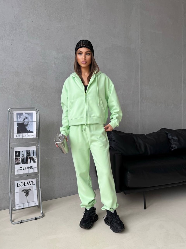 Спортивный костюм 23009878