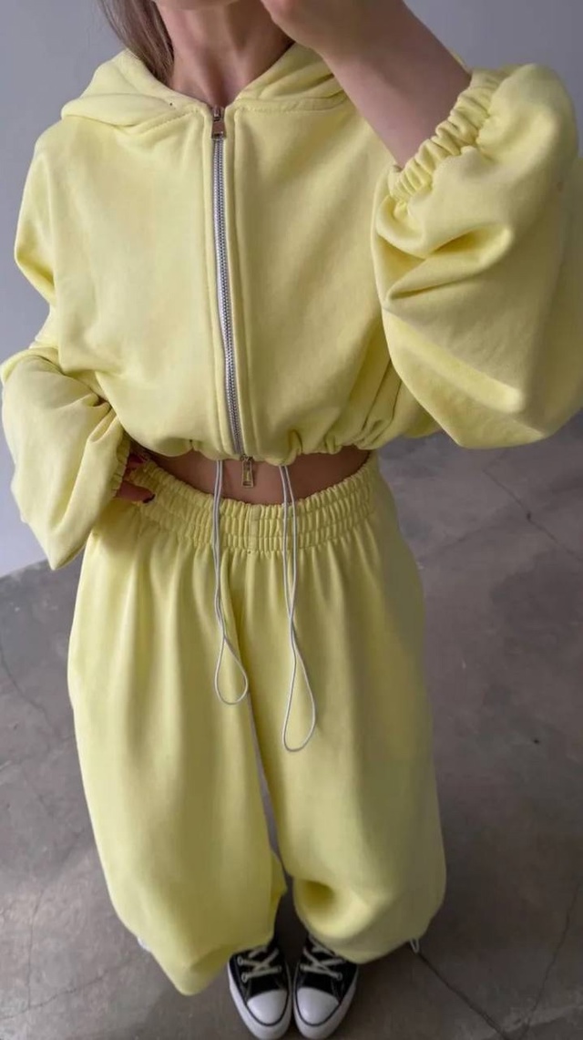 Спортивный костюм 23016779