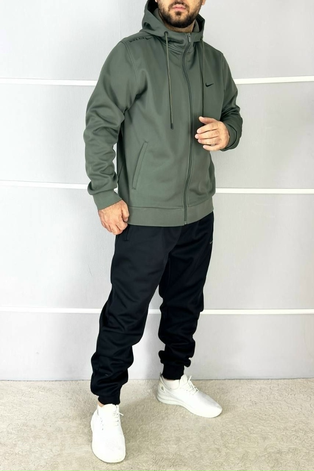 Спортивный костюм 23025978