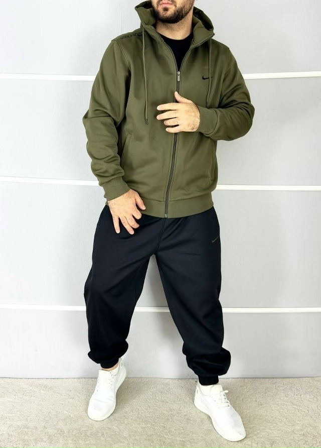 Спортивный костюм 23036872