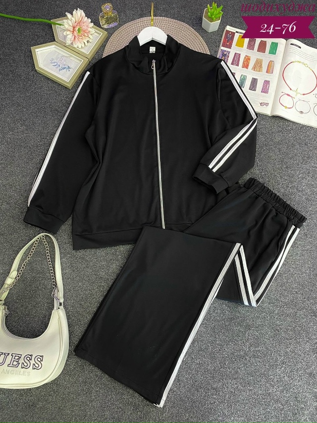 Спортивный костюм 23040189