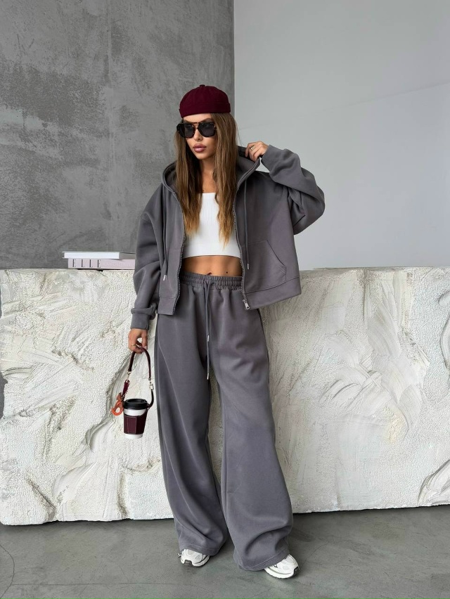 Спортивный костюм 23041714