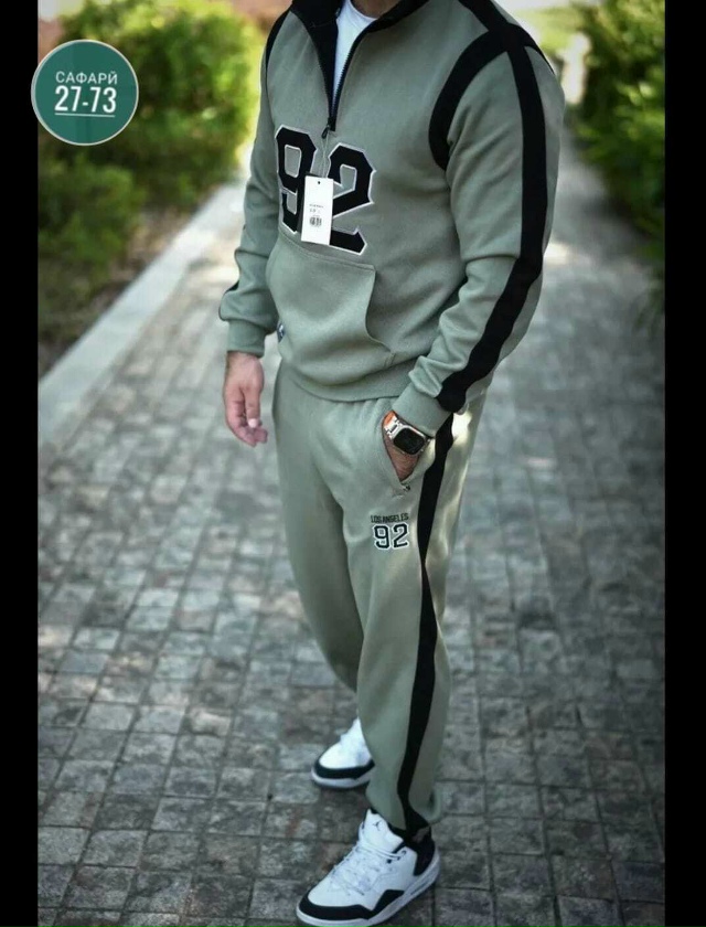 Спортивный костюм 23042652