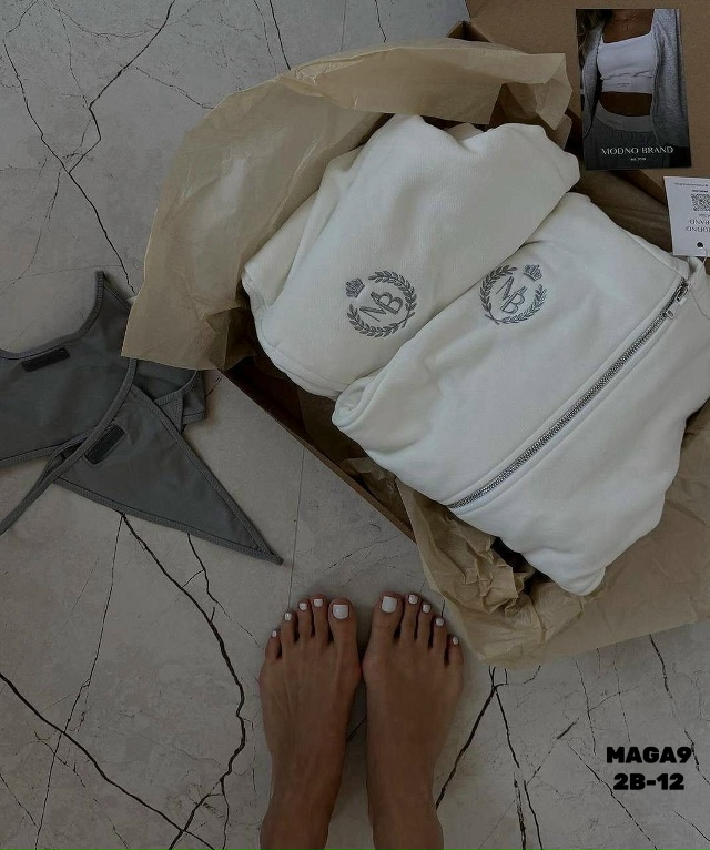 Спортивный костюм 23043486