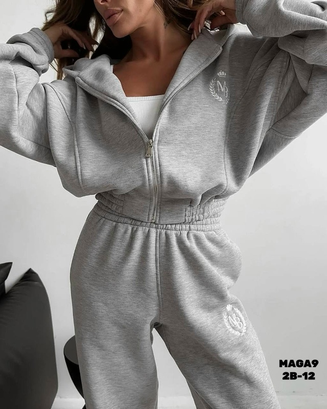 Спортивный костюм 23043486