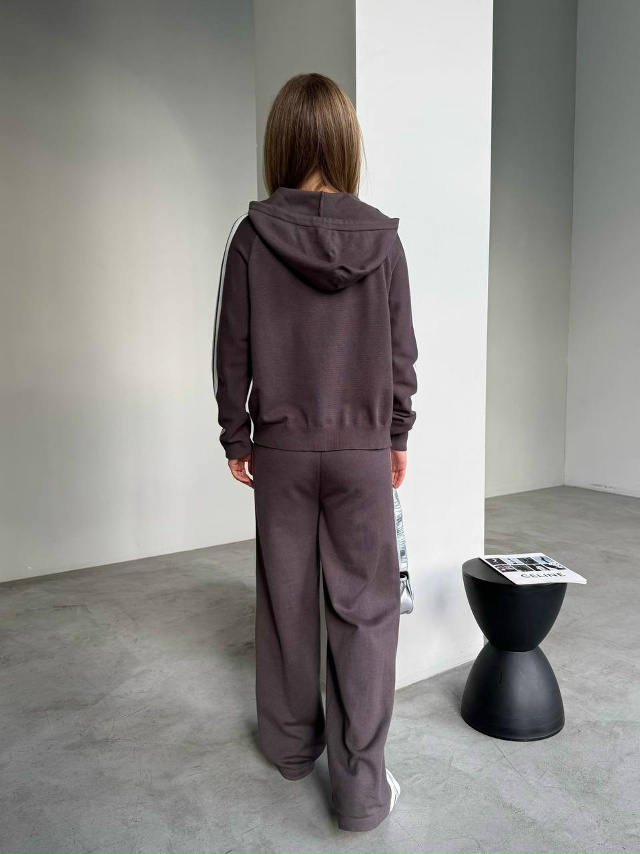 Спортивный костюм 23048130