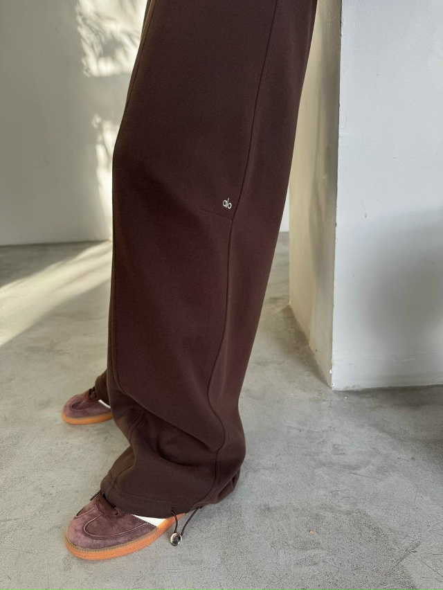 Спортивный костюм 23048739