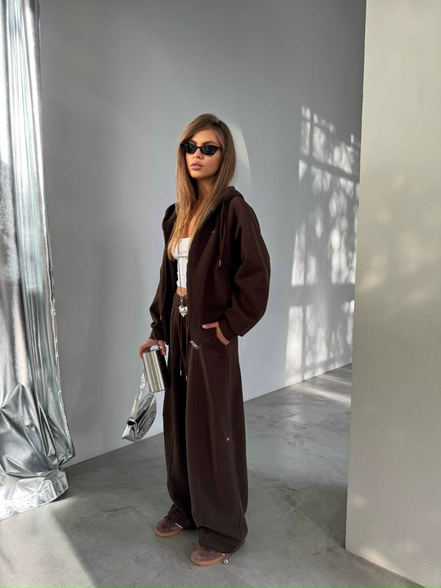 Спортивный костюм 23048739