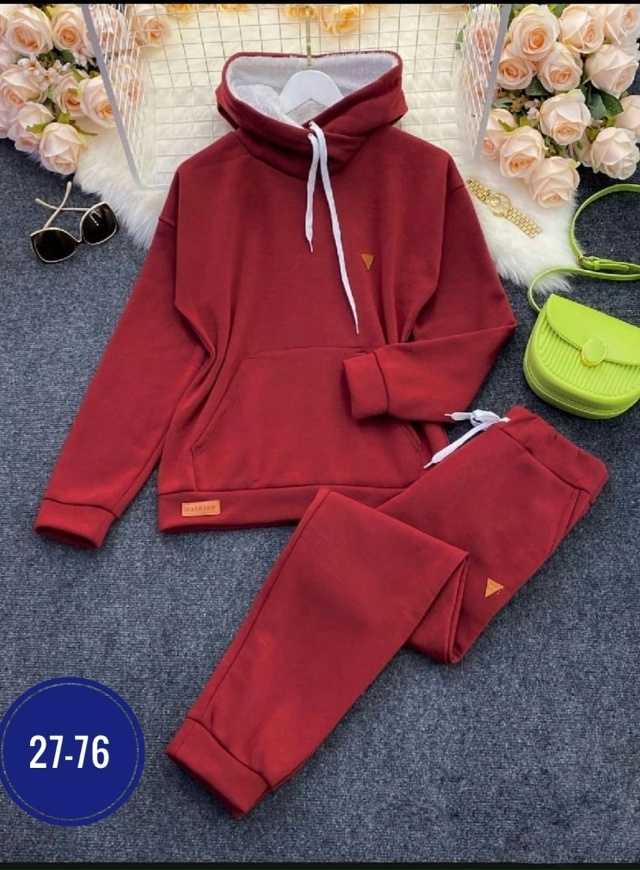 Спортивный костюм 23049256