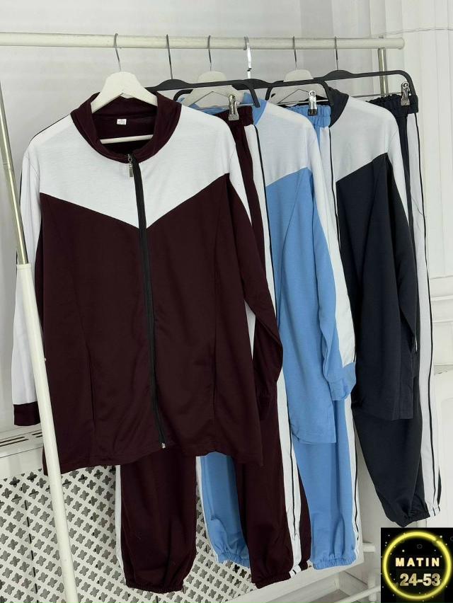 Спортивный костюм 23055235