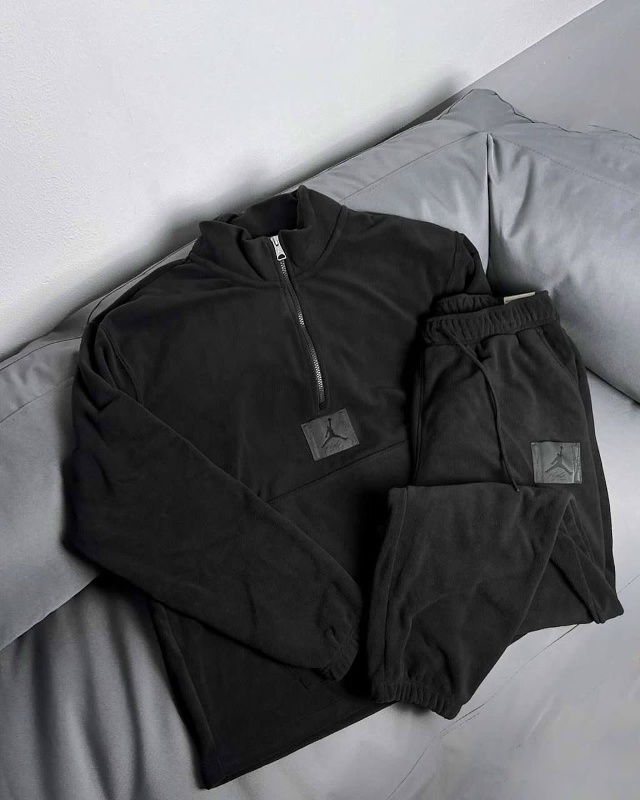 Спортивный костюм 23056992