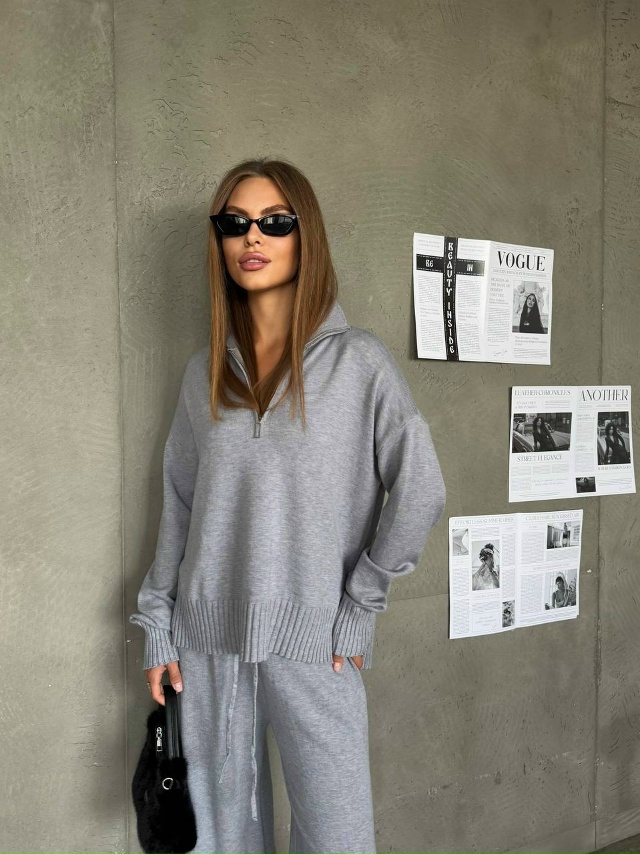 Спортивный костюм 23073142