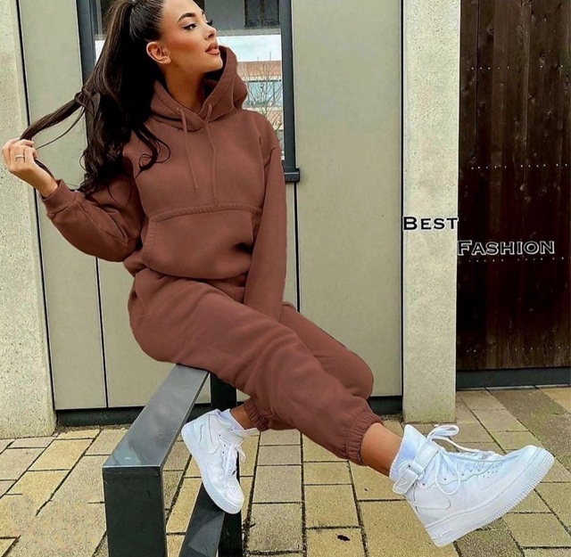 Спортивный костюм 23074381