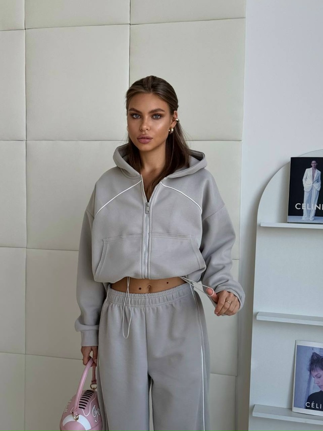 Спортивный костюм 23075847