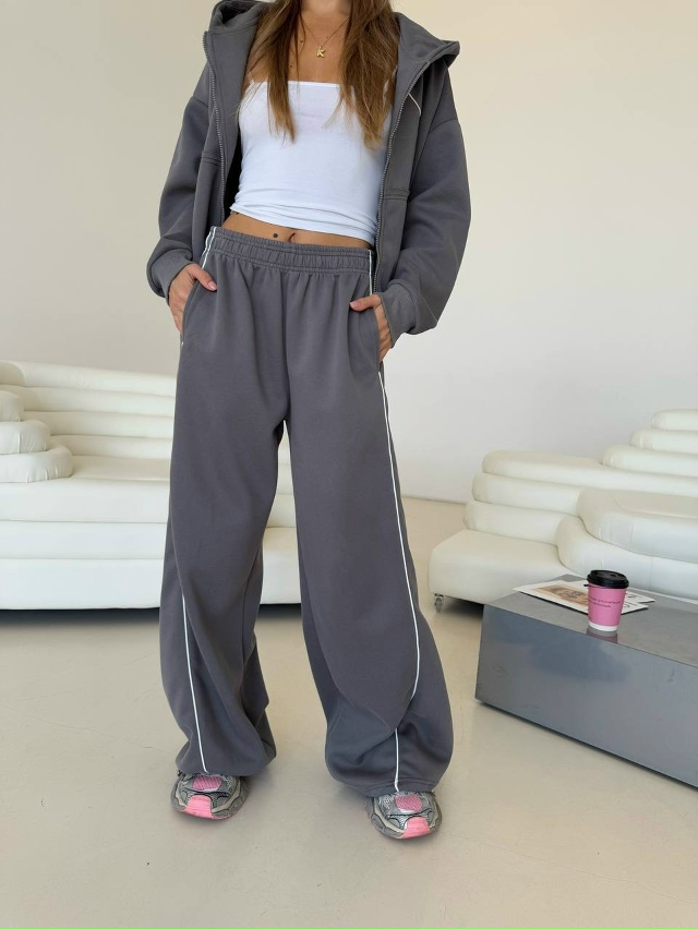 Спортивный костюм 23075842