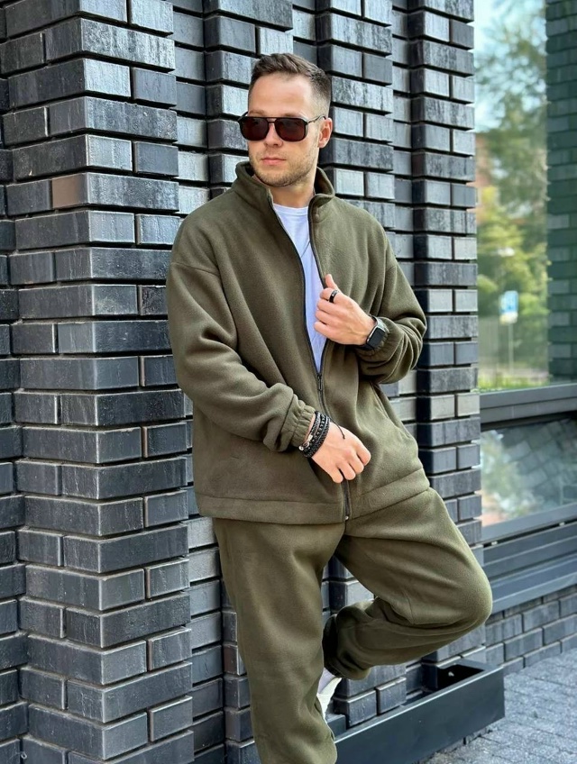 Спортивный костюм 23078559