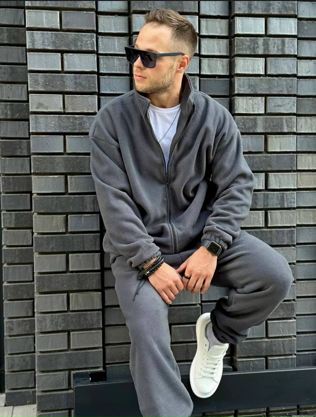 Спортивный костюм 23078559