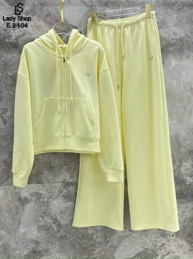 Спортивный костюм 23083244