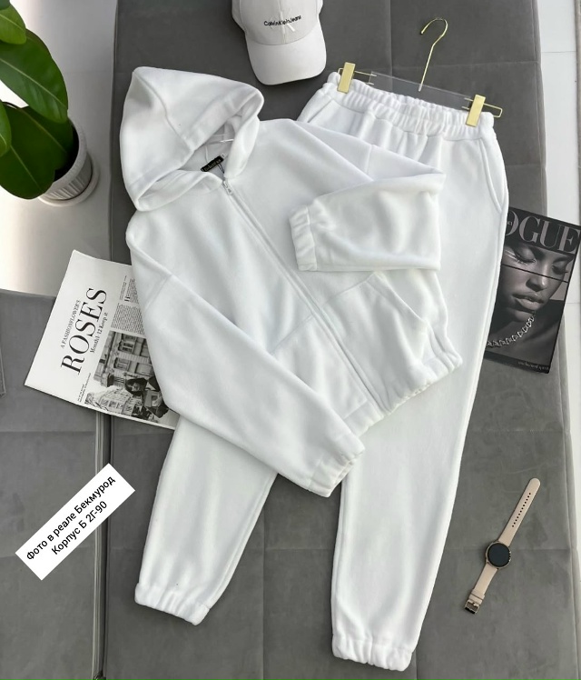 Спортивный костюм 23090534