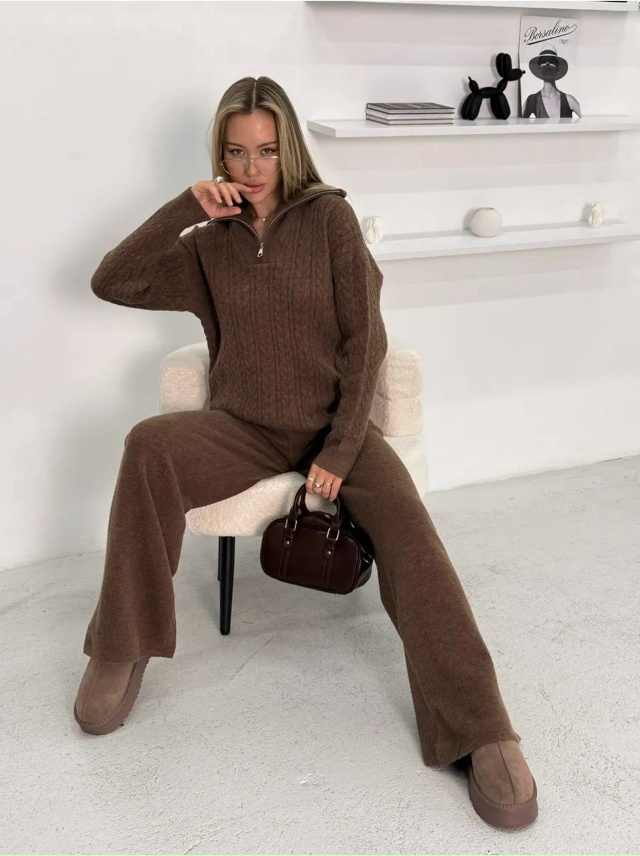 Спортивный костюм 23103419