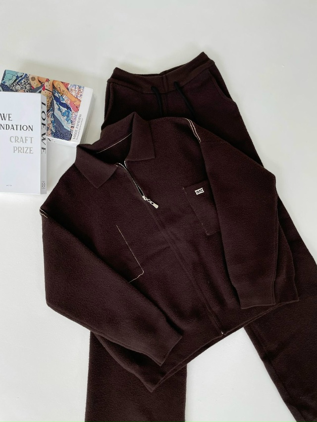 Спортивный костюм 23105455