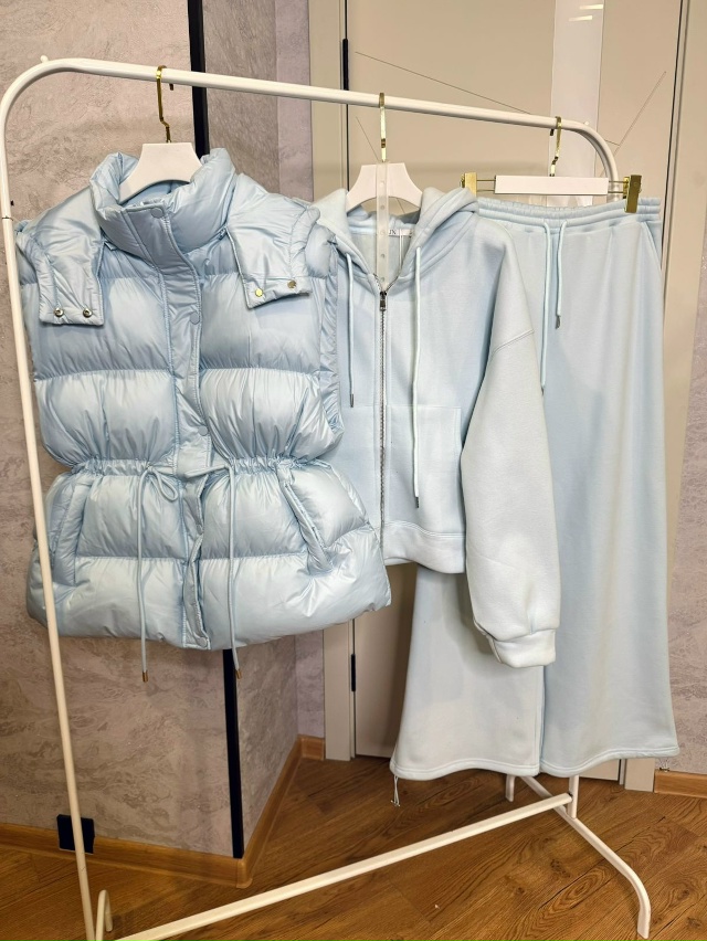 Спортивный костюм 23105449