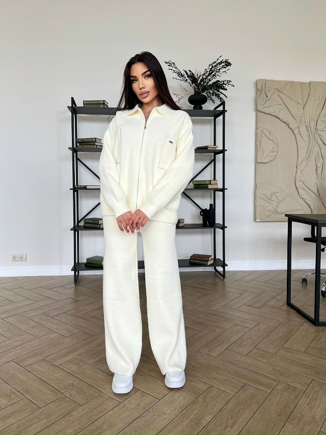 Спортивный костюм 23105455