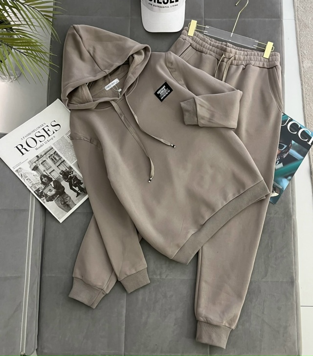 Спортивный костюм 23107216