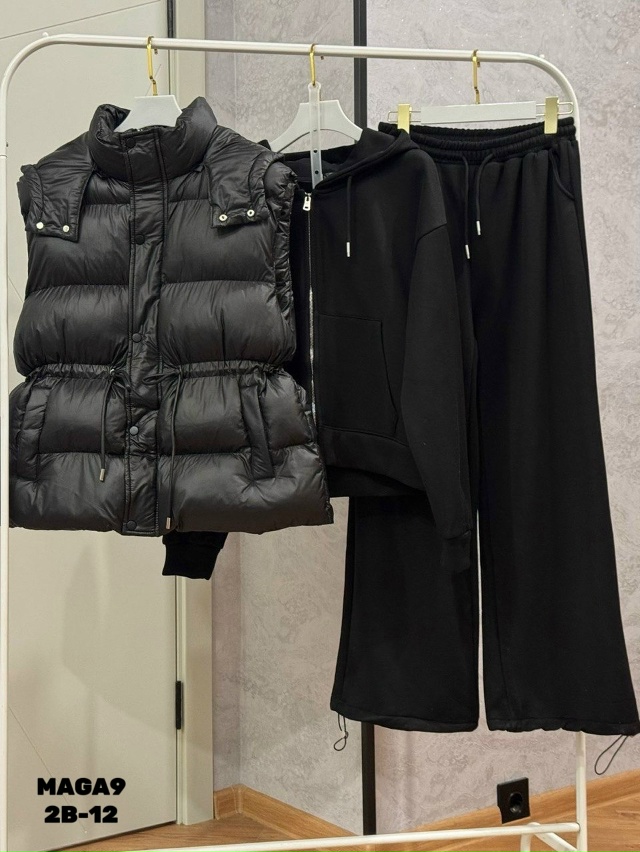 Спортивный костюм 23107473