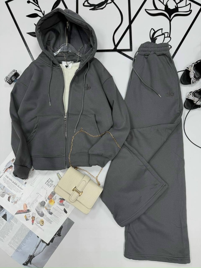 Спортивный костюм 23113914