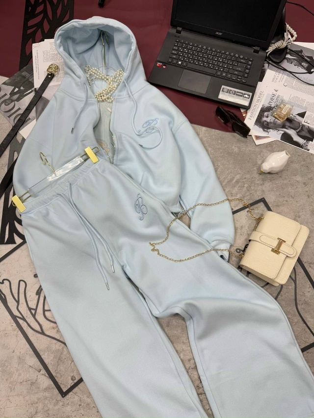 Спортивный костюм 23115340