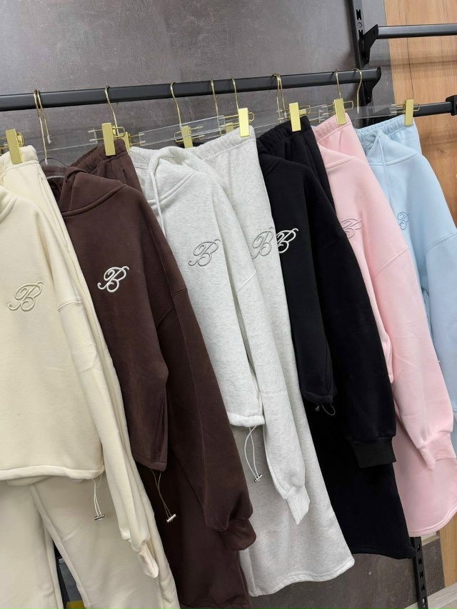 Спортивный костюм 23115340