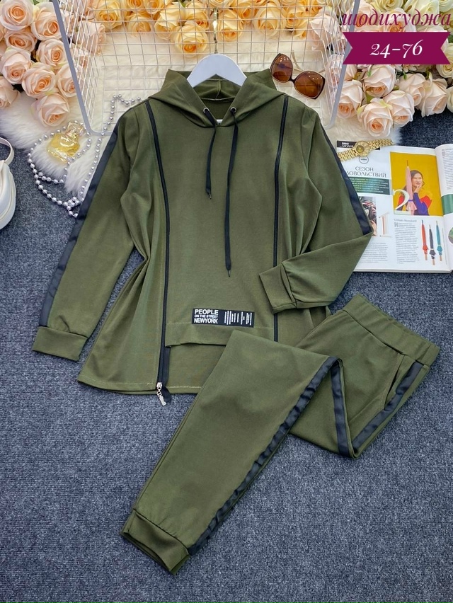 Спортивный костюм 23115447