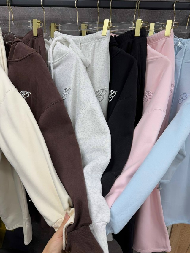 Спортивный костюм 23115340