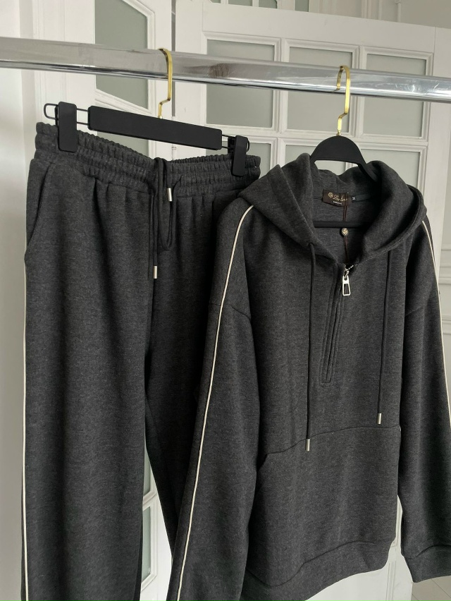 Спортивный костюм 23118849