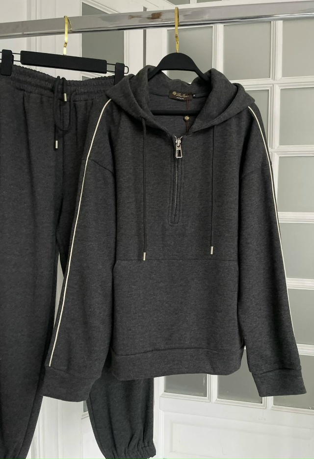 Спортивный костюм 23118849