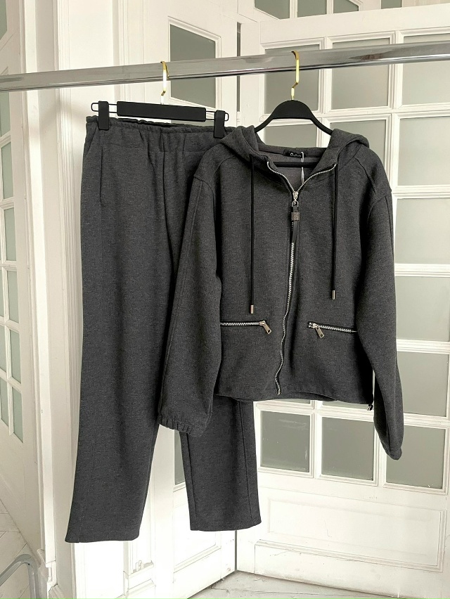 Спортивный костюм 23118852