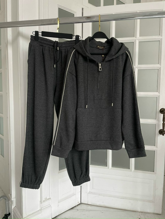 Спортивный костюм 23118849