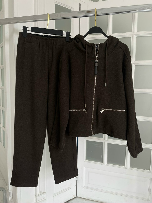 Спортивный костюм 23118852