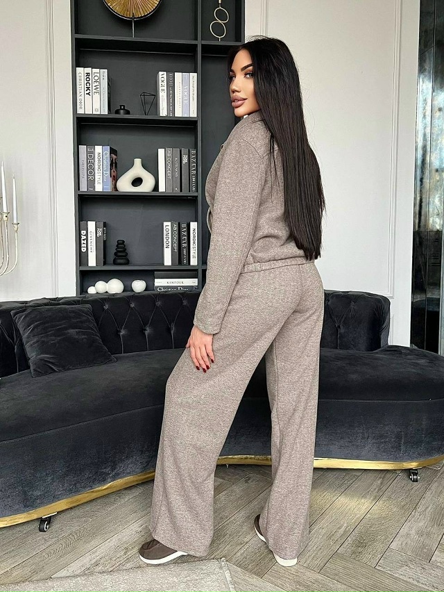 Спортивный костюм 23122692