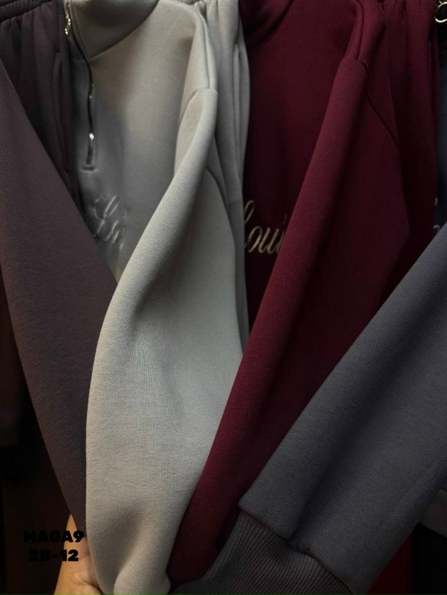 Спортивный костюм 23127195