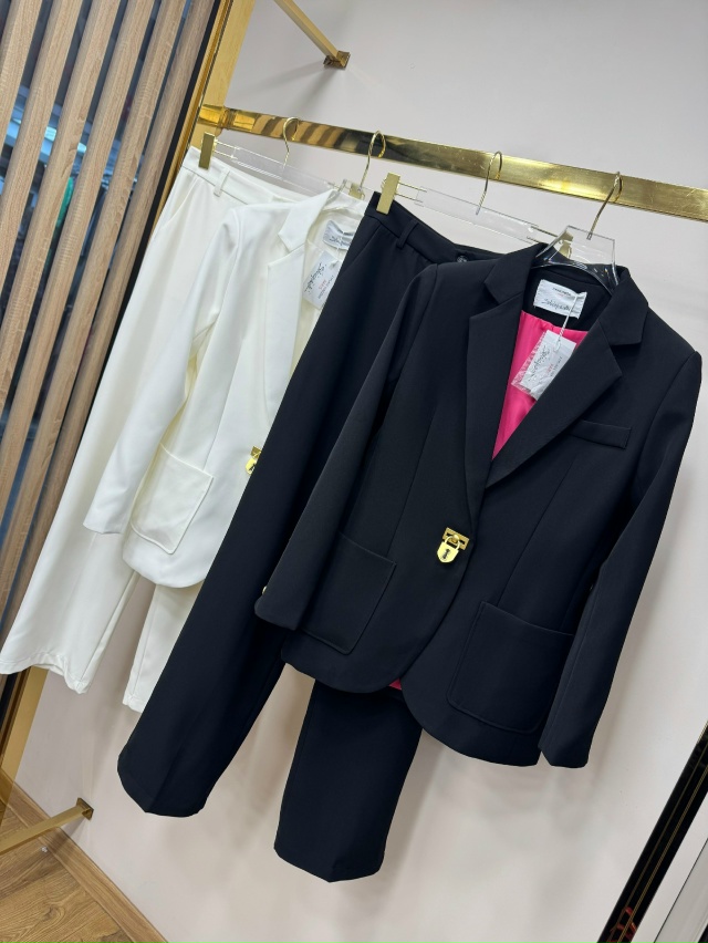 Костюм 23128263