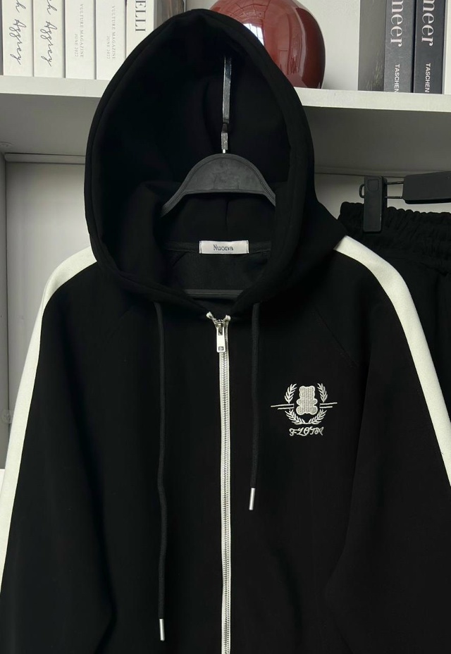 Спортивный костюм 23130078