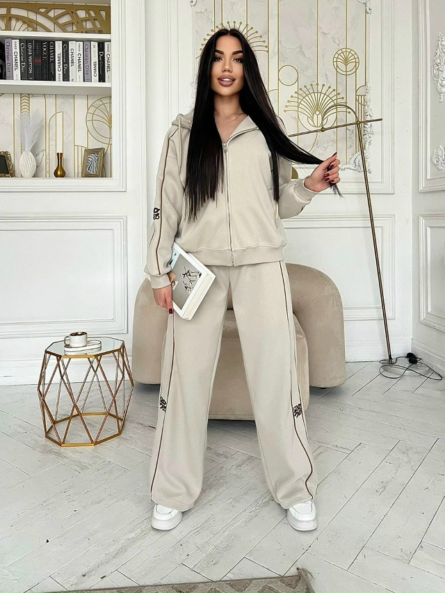 Спортивный костюм 23129987