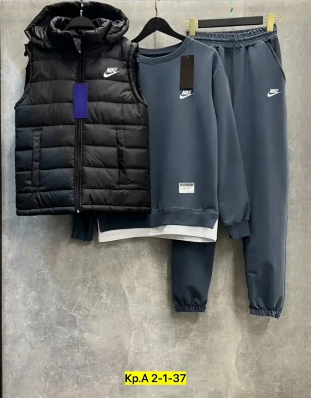 Спортивный костюм 23133958