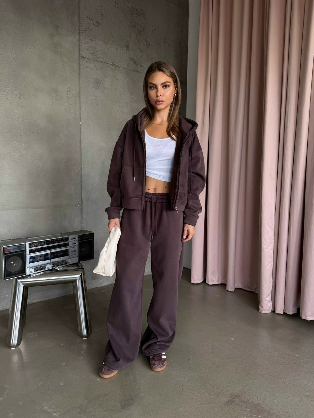 Спортивный костюм 23134825