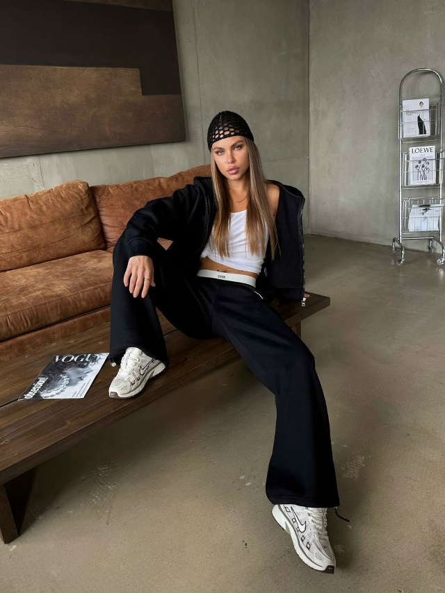 Спортивный костюм 23134819