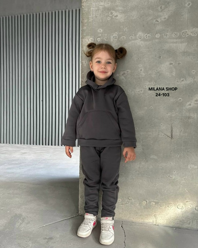 Спортивный костюм 23136584