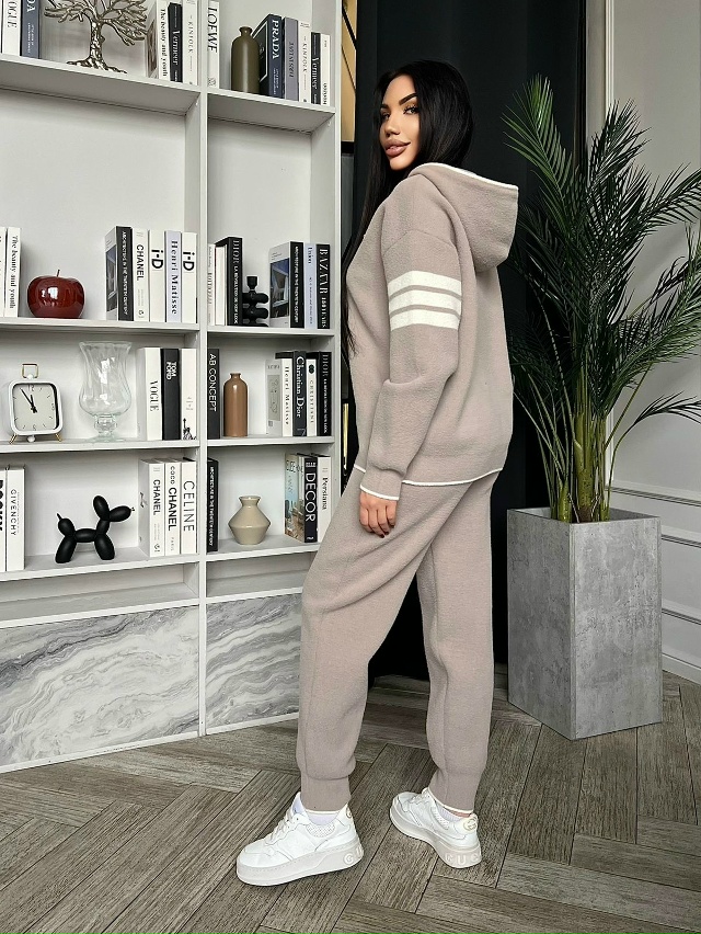 Спортивный костюм 23138149