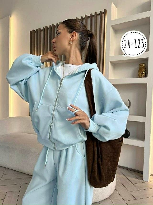 Спортивный костюм 23137828